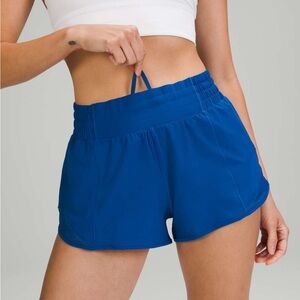 Lululemon Hotty Hot Low-Rise Lined Short 2.5"